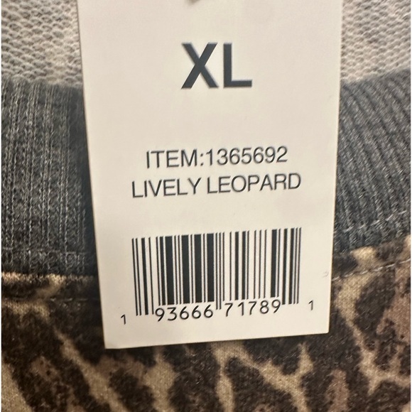 Splendid leopard top NWT size XL‎ cozy lounge sweatshirt top mob wife - Picture 5 of 7